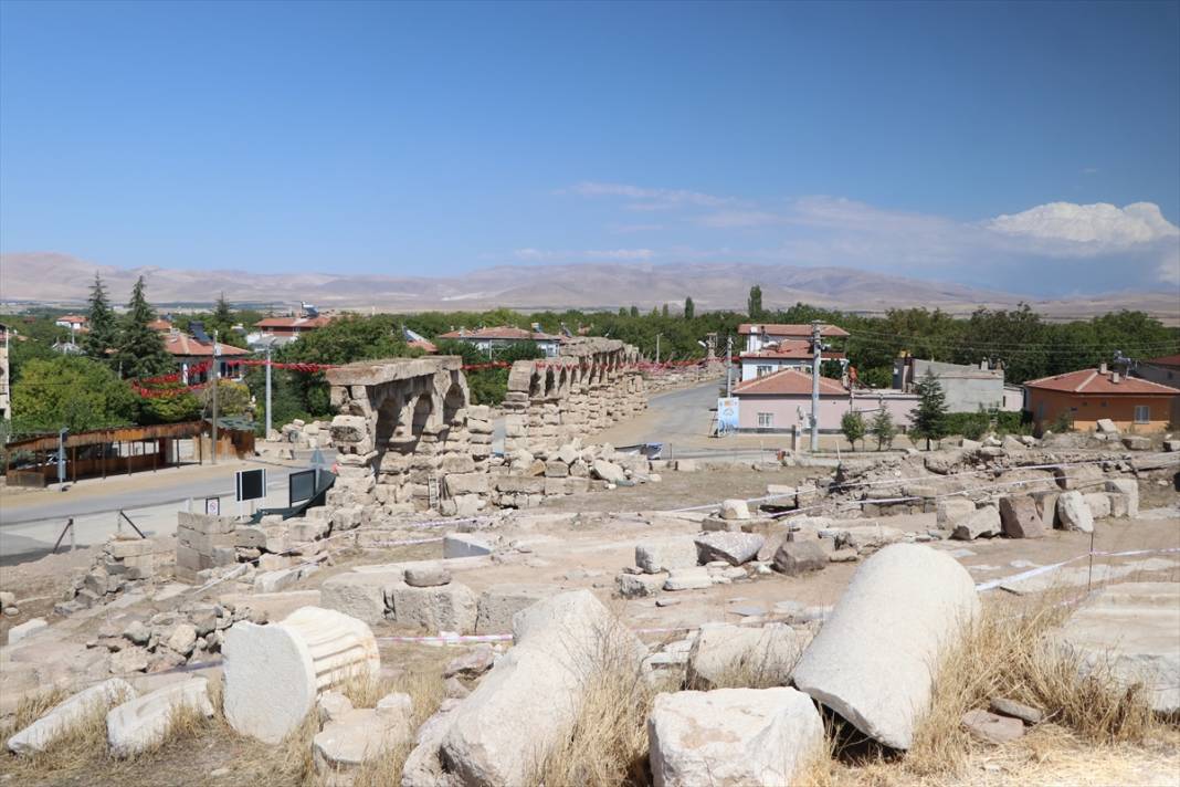 Tyana Antik Kenti'nde sekizgen planlı kilise gün yüzüne çıkarılıyor 14